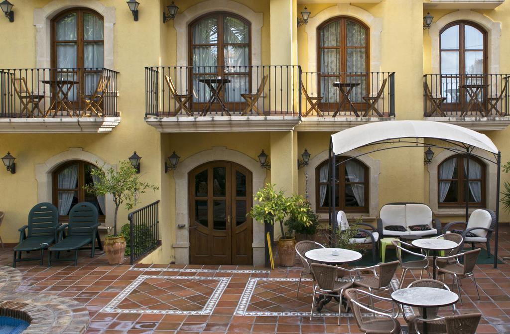 Hotel Restaurante La Masieta Creixell Eksteriør bilde