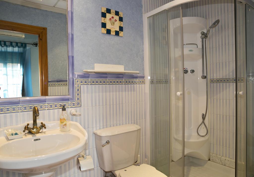 Hotel Restaurante La Masieta Creixell Eksteriør bilde