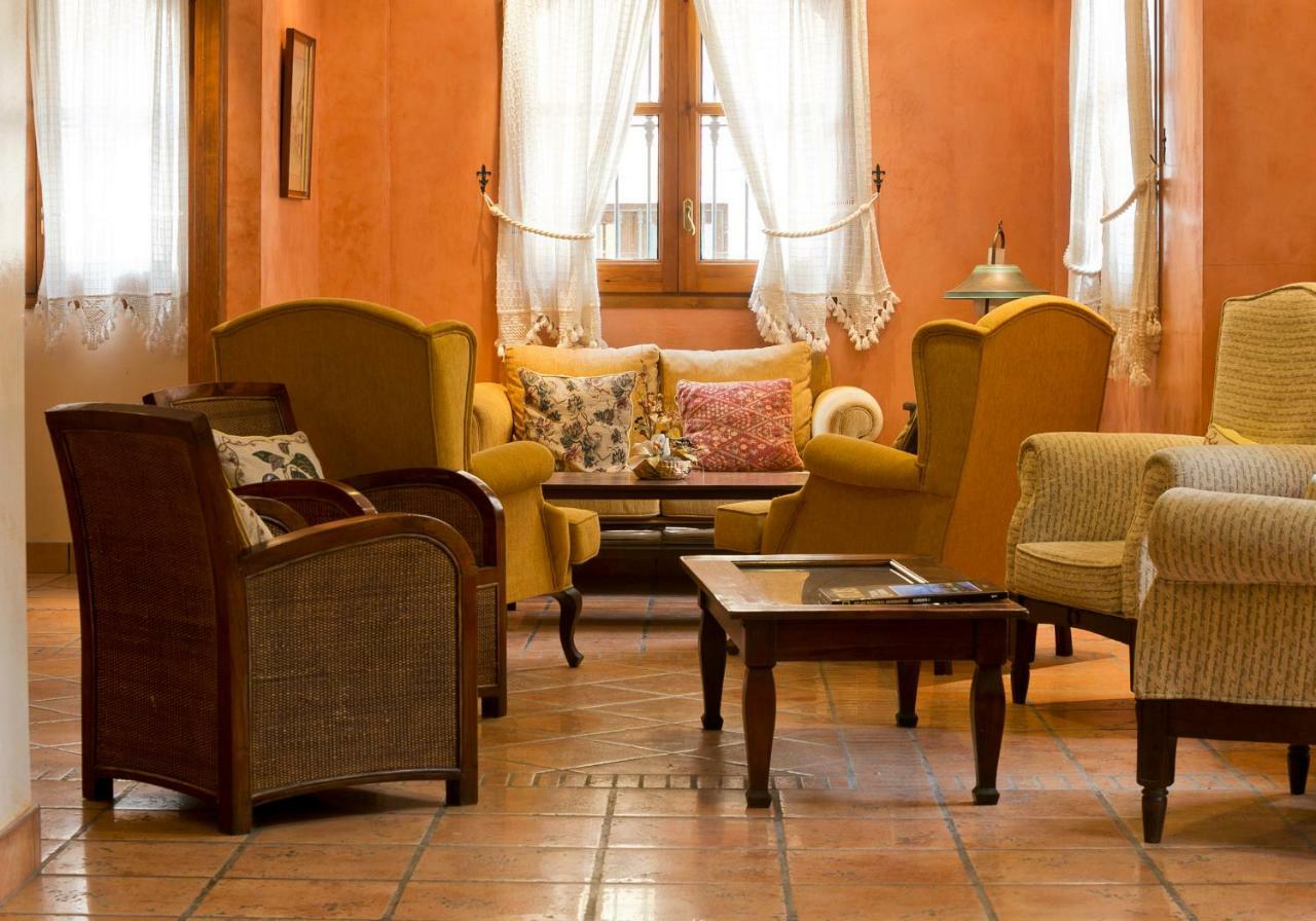 Hotel Restaurante La Masieta Creixell Eksteriør bilde