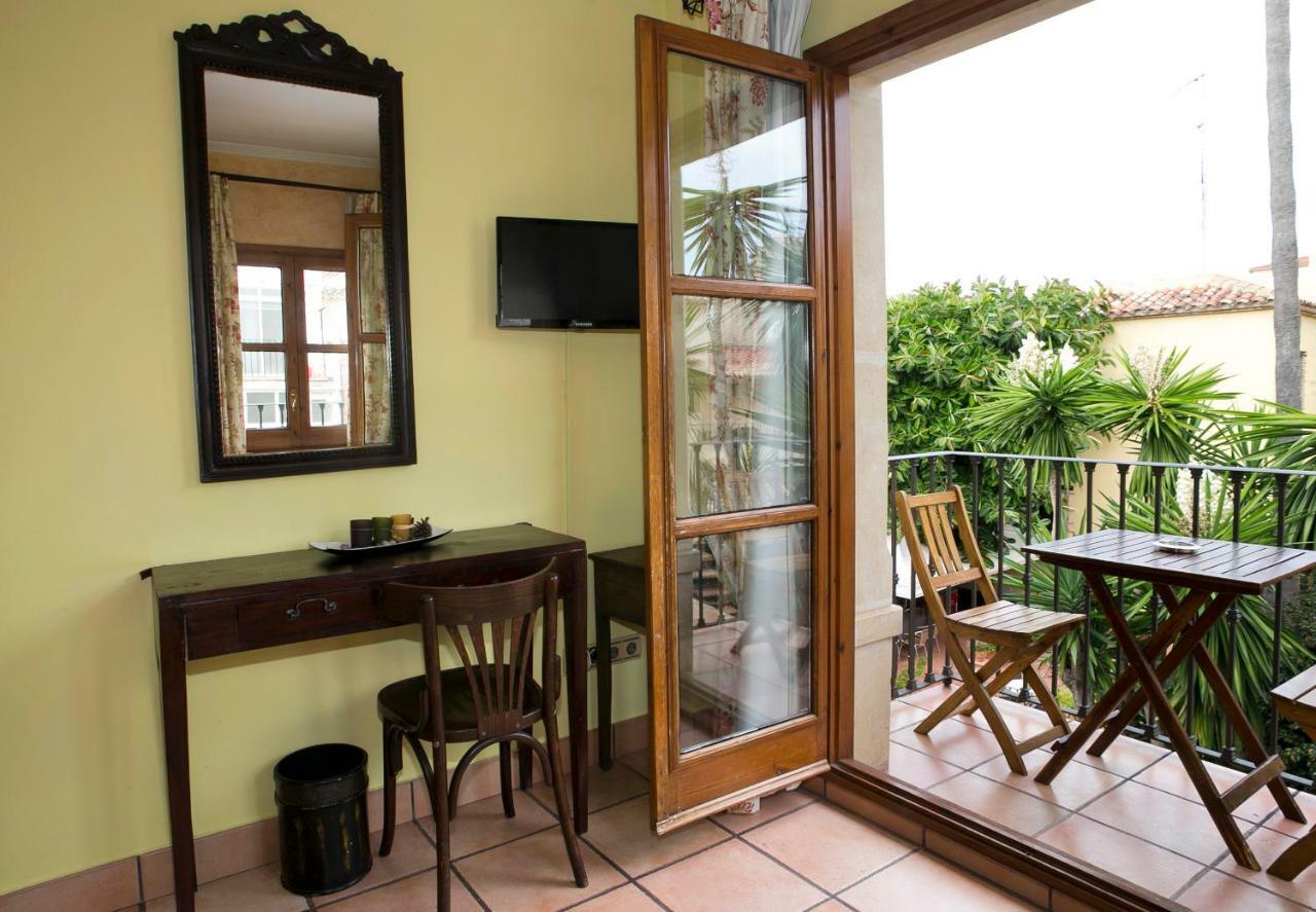 Hotel Restaurante La Masieta Creixell Eksteriør bilde